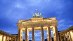 Ifo, Almanya büyüme tahminini düşürdü