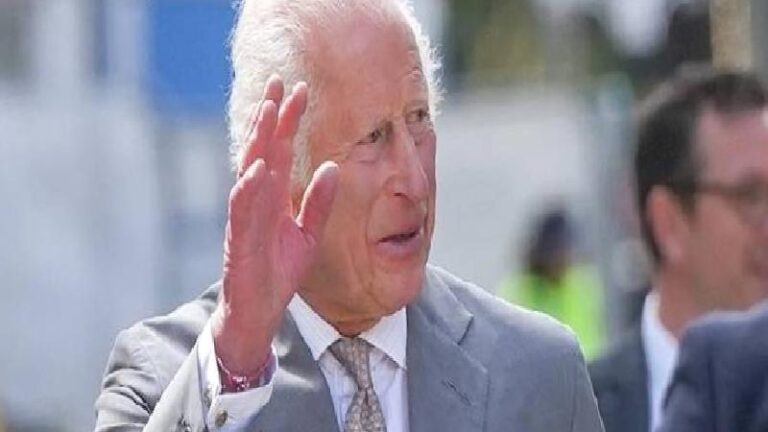 İngiltere Kralı Charles, kanser tedavisinin yan etkileri nedeniyle hastaneye kaldırıldı