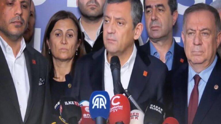 Özgür Özel: İstanbul’un iradesine saldırdılar; Tayyip Bey,  15 Temmuz darbecilerinin olduğu durakta  demokrasi treninden indi!
