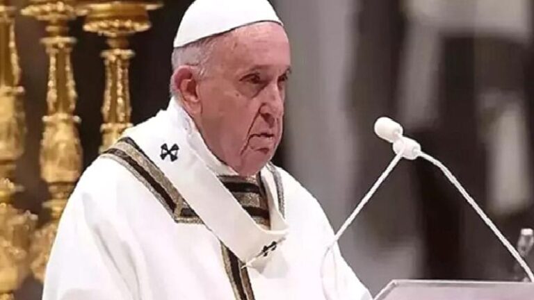 Papa, hastaneden gönderdiği mektupla “silahsızlanma” çağrısı yaptı