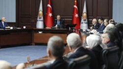 AKP MYK toplanıyor: Masada hangi konular var?