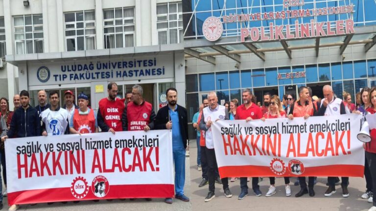 Dev Sağlık-İş’ten İzmir ve Bursa’da Eylem: Sağlık işçilerinin talepleri masada yok sayılıyor