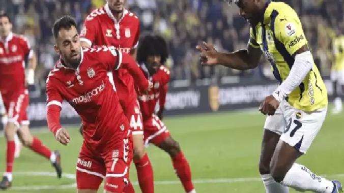 Fenerbahçe’de 6 futbolcu kart sınırında