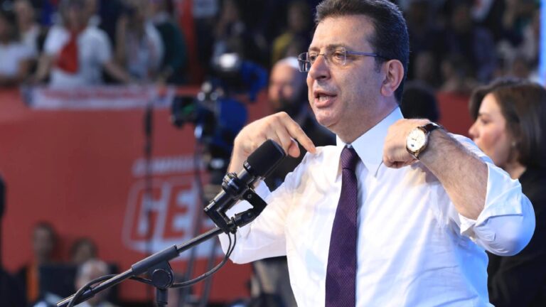 İmamoğlu: Bizi hapsedenler bizimle beraber demokrasiyi, milletin iradesini hapsetmek istiyor