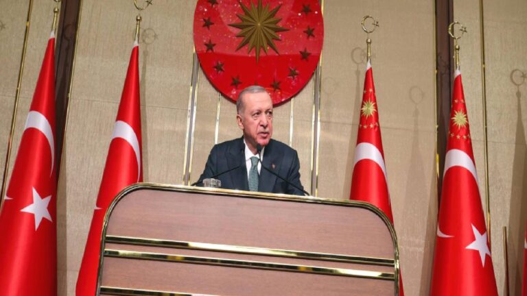 Mehmet Tezkan: Saray yönetimi bitiyor, gidişat bunu gösteriyor!