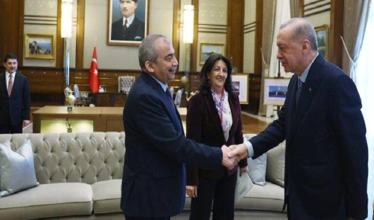 Murat Yetkin: Öyle bölünmüşlük içindeyiz ki, ‘PKK silah bıraksın, siyasete katılsın’ deyince ‘Tayyipçi’; ‘İmamoğlu’na haksızlık yapıldı’ deyince ‘darbeci’ oluyorsunuz