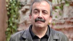 Sırrı Süreyya Önder’in doktoru: Günlerdir uyutucu bir şey almıyorfakat uyanmıyor; kurtulma ihtimali zayıf da olsa umudumuz var