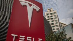 Tesla’nın kârı ilk çeyrekte yüzde 71 düştü