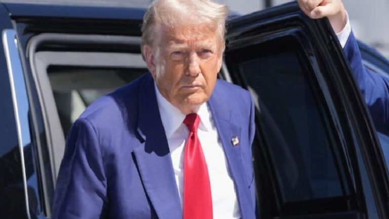 Trump, federal çalışanlar için yeni bir düzenlemeye gidileceğini belirtti