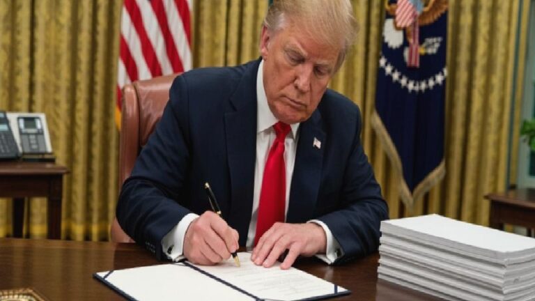 Trump, otomobil tarifelerine yönelik kararnameyi imzaladı