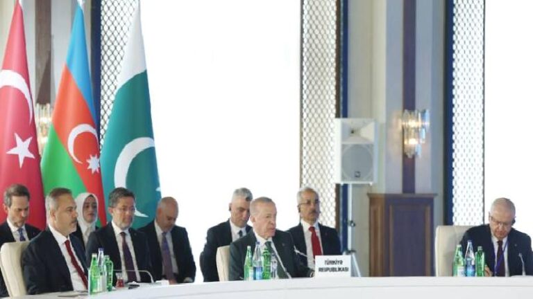 Cumhurbaşkanı Erdoğan, Türkiye-Azerbaycan-Pakistan Üçlü Zirvesi’nde konuştu: Bölgemizin huzurunu bozmaya çalışan tüm girişimlere karşı duracağız