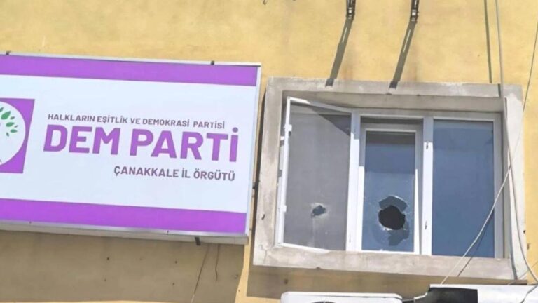 DEM Parti Çanakkale il binasına taşlı saldırı