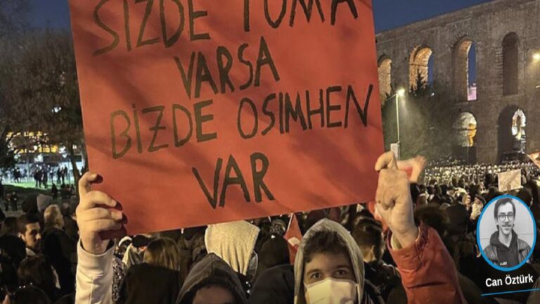 Saraçhane’de “Sizde TOMA varsa bizde Osimhen var” pankartı taşıyan tutuklu 2 öğrenci tahliye edildi