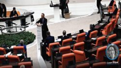 CHP’li Akay’ın 54 metrelik ‘Çoklu maaş alanlar’ listesinde kimler var?