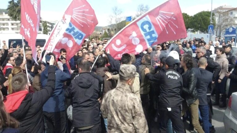 CHP’li Belediye Başkanı ile CHP yöneticilerine dava açıldı
