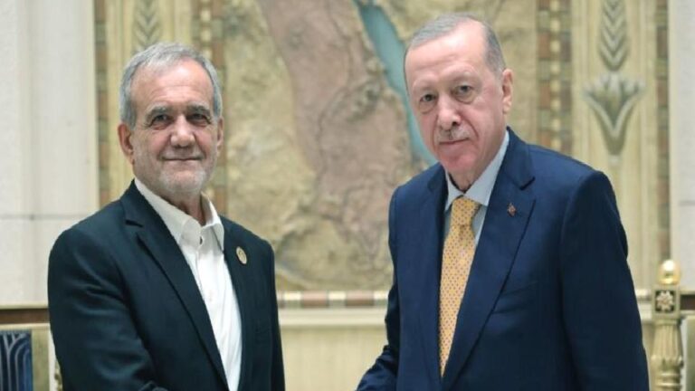 Erdoğan, İran Cumhurbaşkanı Pezeşkiyan ile telefonda görüştü