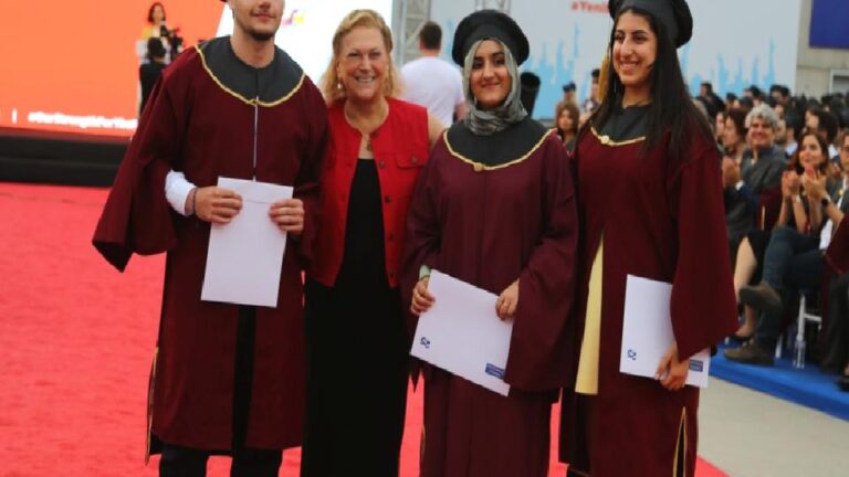 Güler Sabancı: Kendi beyninizi geliştirmeyi ihmal etmeyin