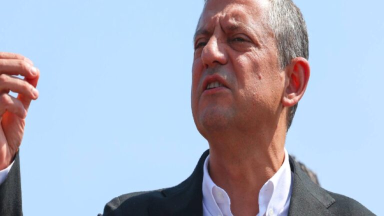 Özel’den ‘kurultay davası’ sorusuna yanıt: Erdoğan medyası ve yargısının CHP’yi kendi içinde tartıştırmak için bulduğu bir kumpas