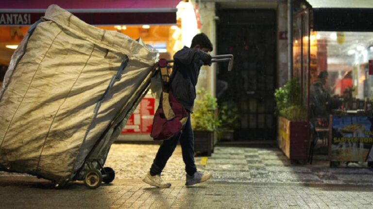 Türkiye’de 18 milyon kişi yoksulluk riski altında