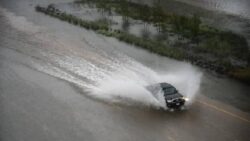 ABD’de sel: 13 kişi hayatını kaybetti