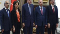 Ahmet Hakan: CHP terör bitmeden DEM ile uzlaştı, AK Parti terörün bitirilmesine yönelik adımlar attıktan sonra işbirliğine gitti