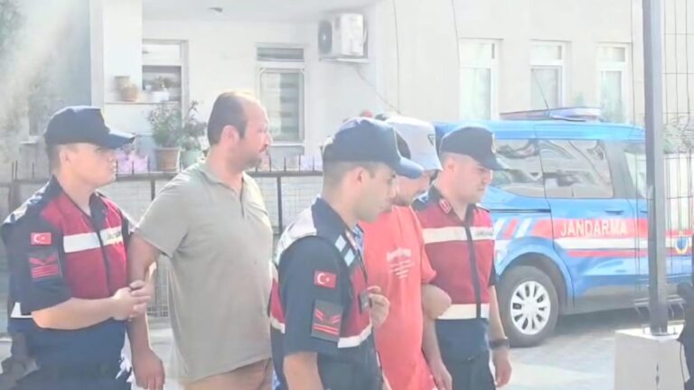 AKP’li başkan insan kaçakçılığı operasyonunda yakalandı