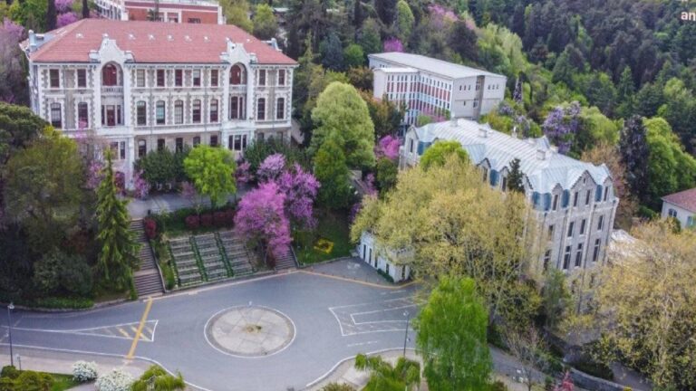 Boğaziçi Üniversitesi’nde Fen Edebiyat Fakültesi kapatıldı