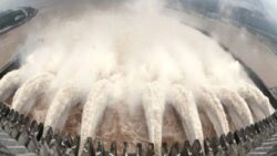 Çin mega baraj inşaatını başlattı