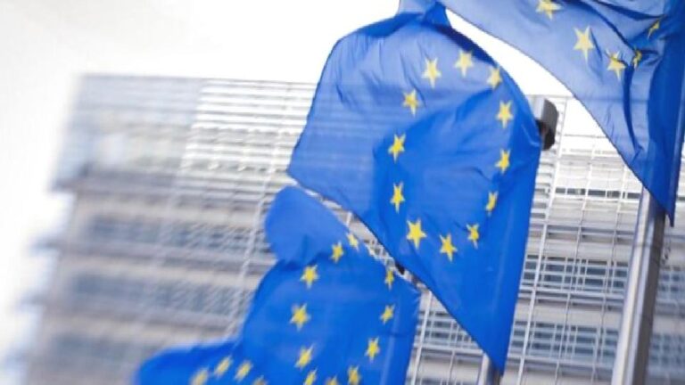 Euro Bölgesi tarifelere rağmen ılımlı büyümeyi sürdürüyor