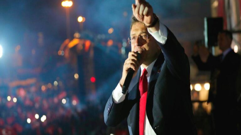 İmamoğlu’ndan Cumhurbaşkanlığı Aday Ofisi açılışına mesaj: Bir pazar sandığa gider iktidarı değiştiririz; burası bir partinin, bir şahsın değil milletin ofisidir!