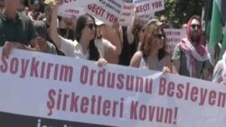 İsrail protestosu’nda ‘Cumhurbaşkanına hakaret’ suçlamasıyla gözaltına alınan 1 kişi tutuklandı, 1 kişiye ev hapsi verildi