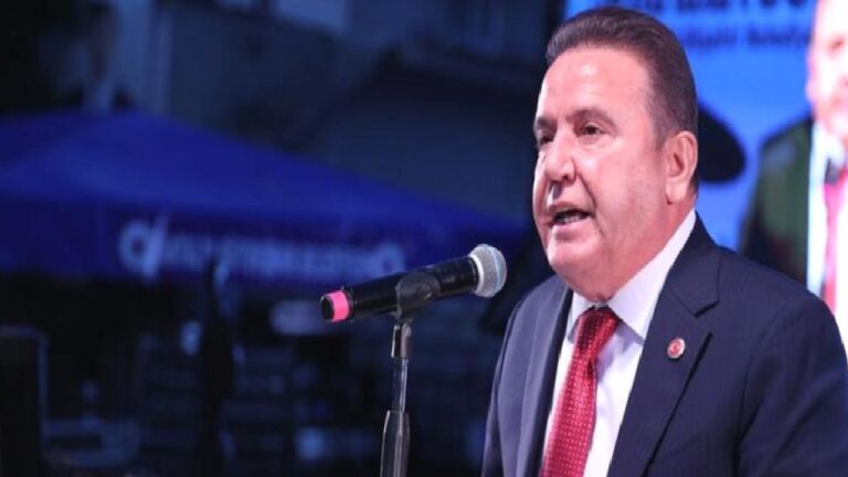 Muhittin Böcek görevden uzaklaştırıldı