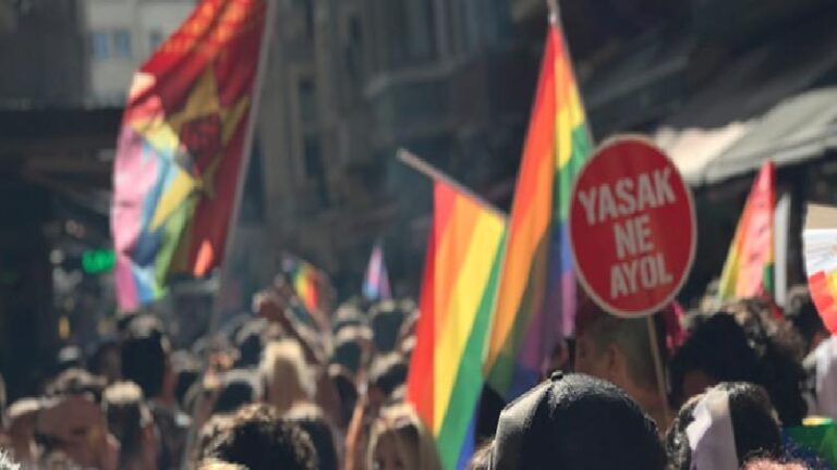 Onur Yürüyüşü’ne katılan 36 kişiye dava açıldı: Sırrı Süreyya Önder pankartı suç delili sayıldı