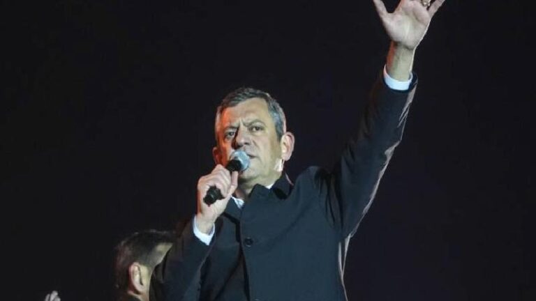 Özgür Özel: İmamoğlu cumhurbaşkanı adayı olduğunda ve sandıklar açıldığında haritada kırmızı olmayan hiçbir yer kalmayacak!