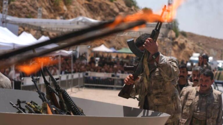 PKK’dan süreç açıklaması: Biz gerekeni yaptık, somut adımlar atılmazsa yeni silah bırakmalar olmayacak