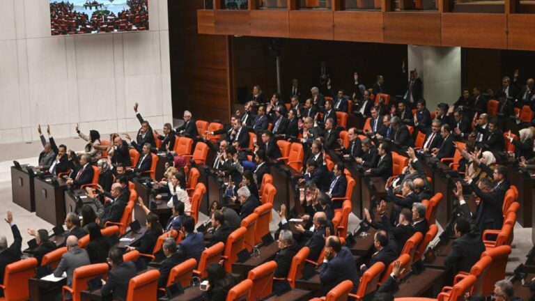 Sağlık alanına ilişkin düzenlemeleri içeren kanun teklifi, Meclis’ten geçti