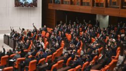 Tartışmalı İklim Kanunu yürürlüğe girdi