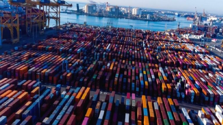 Trump, Vietnam’a yüzde 20 gümrük vergisi getirdi