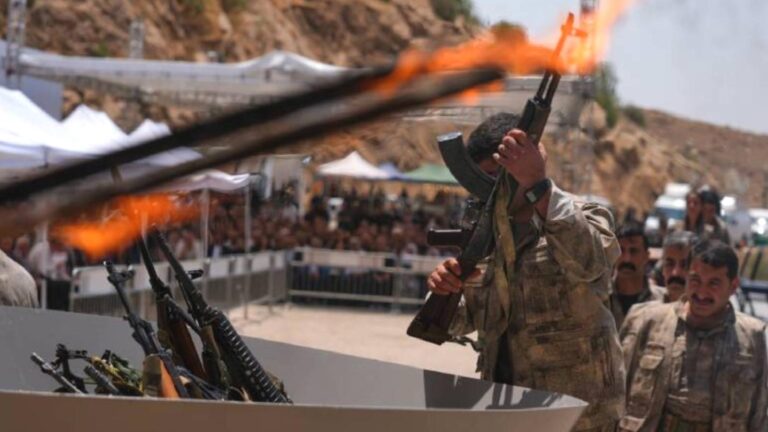 Türkiye gazetesi: Silah bırakan PKK üyeleri için “eve dönüş yasası” çıkarılması bekleniyor
