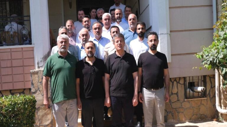 Tutdere’den ev hapsinde grup toplantısı: Başkan Yardımcısı Ufuk Bayır, Adıyaman Belediyesi Başkan Vekili olarak seçildi