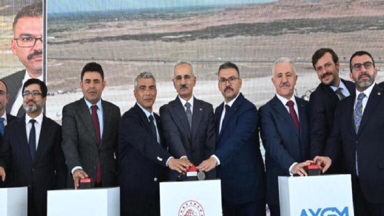 Bakan Uraloğlu: Zengezur Koridoru Çin’den İngiltere’ye ticareti geliştirecek