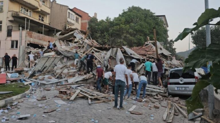 Balıkesir Sındırgı’da deprem