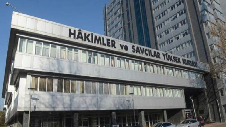 CHP’den HSK’ye ‘İBB Kumpas Borsası’ başvurusu: Olmayan delillerle ürettikleri suçun içerisinde bir suç ağı kurmuşlar