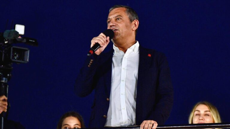 CHP’den Özgür Özel’in makam aracı iddialarına yanıt: İddia edildiği gibi bir makam aracı bulunmamaktadır