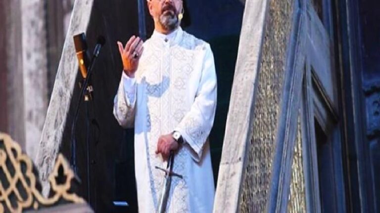 DEM Parti’den Diyanet’in cuma hutbesine tepki: Bu içeriği hazırlayanlar kadına karşı işlenecek olan suçların sorumlularıdır