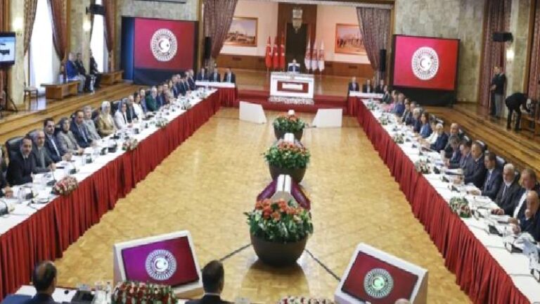 İHD’den komisyondaki Kürtçe krizine ilişkin açıklama: Sürece dair temkinliği iyimserliği zedeleyen bir yaklaşım