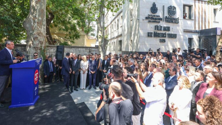 Özgür Özel açıkladı: İmamoğlu, yeni açılan kız yurduna Filiz Akın’ın ismini verdi