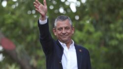 Özgür Özel: Ayda sadece 1 gün evde ailemle oluyorum, 6-7 saat uyurum, kahvaltıda yumurta yerim, her gün 7-10 km koşarım