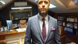 Rezan Epözdemir soruşturmasında ifade veren eski savcının katibi: Savcı üzerinden hakim ve savcılara taleplerde bulunuyordu; müvekkilinin yurt dışı yasağını kaldırttı