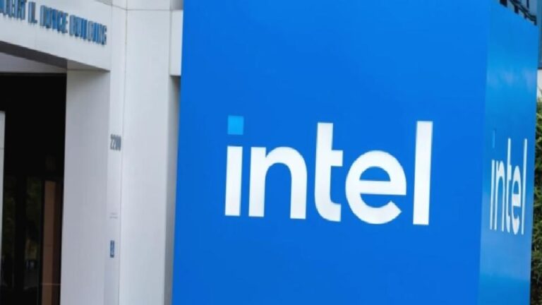 Trump Intel’in ABD hükümetine % 10 oranında hisse vermeyi kabul ettiğini söyledi